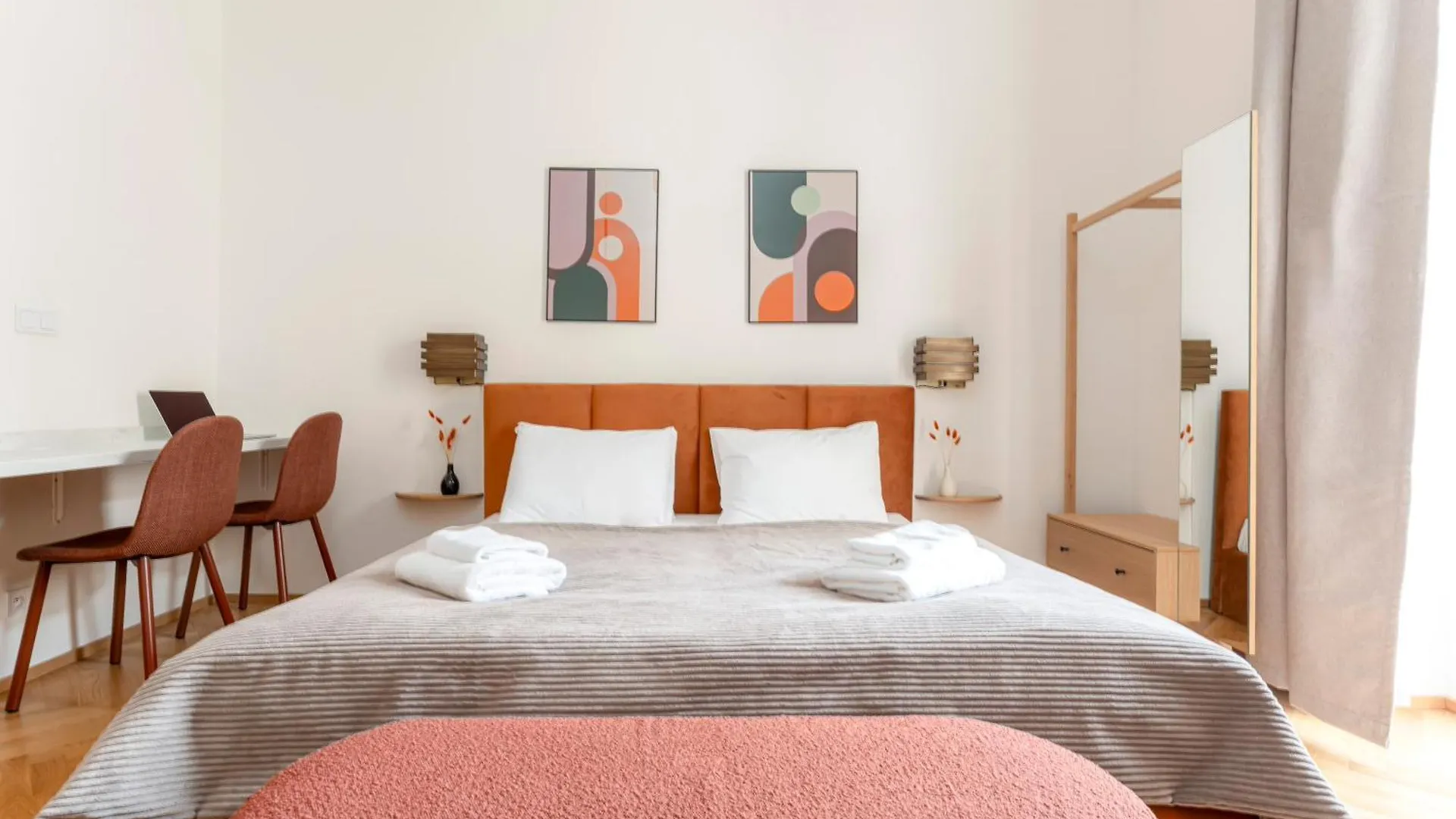 Oomph Apartments Prague
