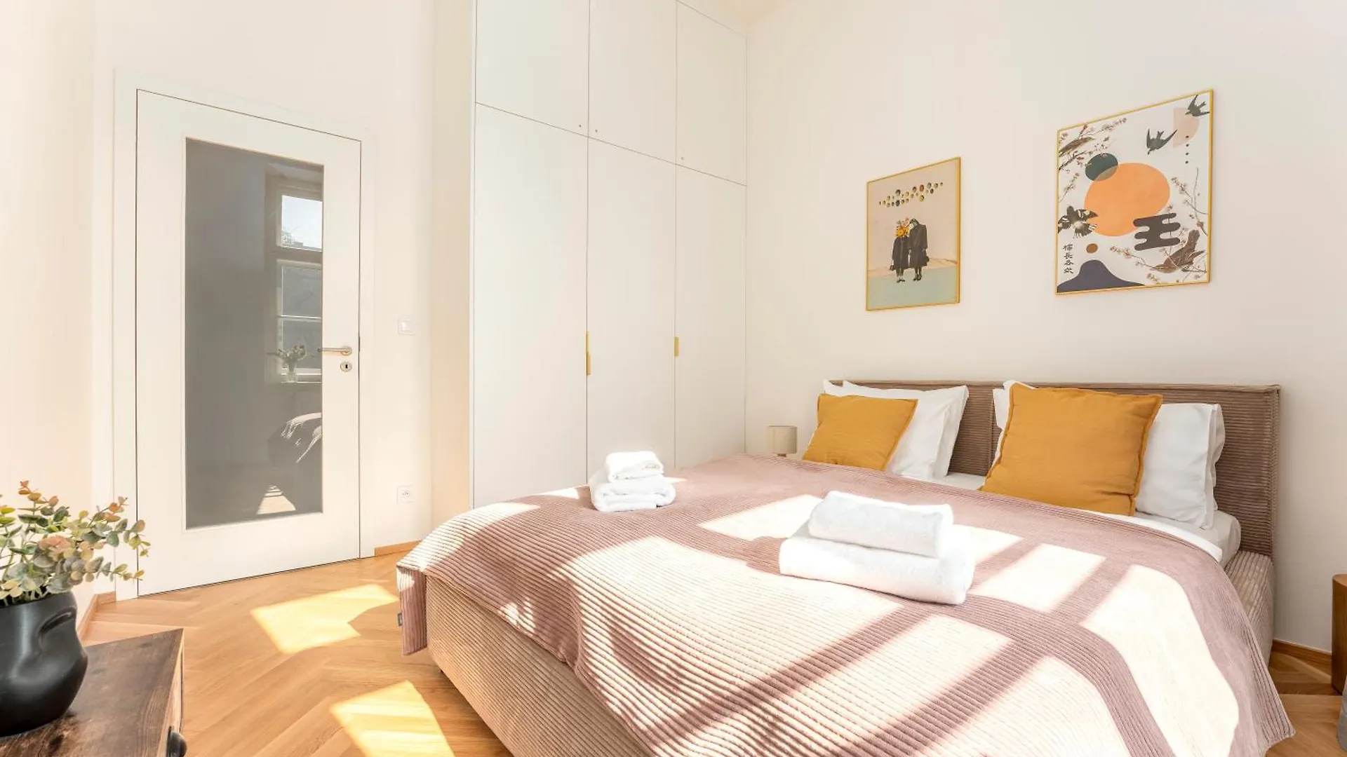Oomph Apartments Prague