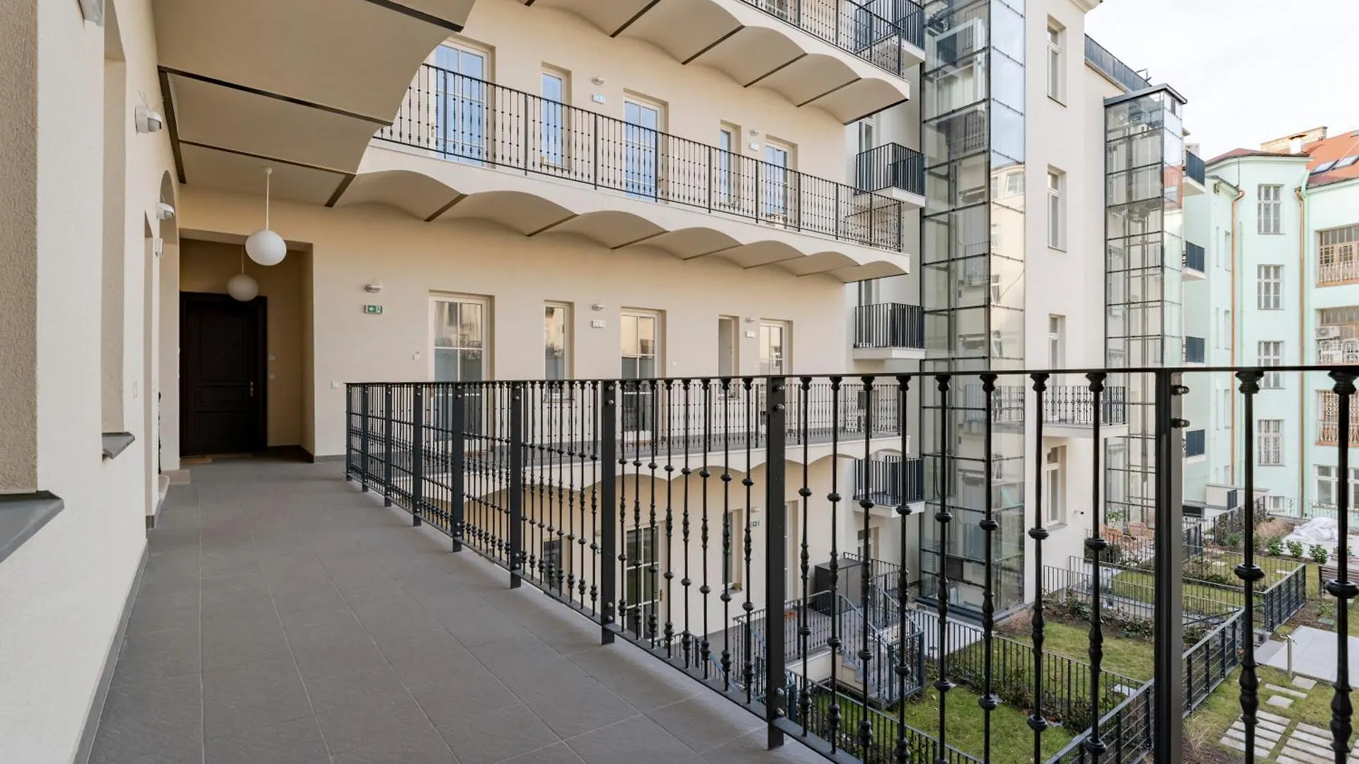 Oomph Apartments Prague