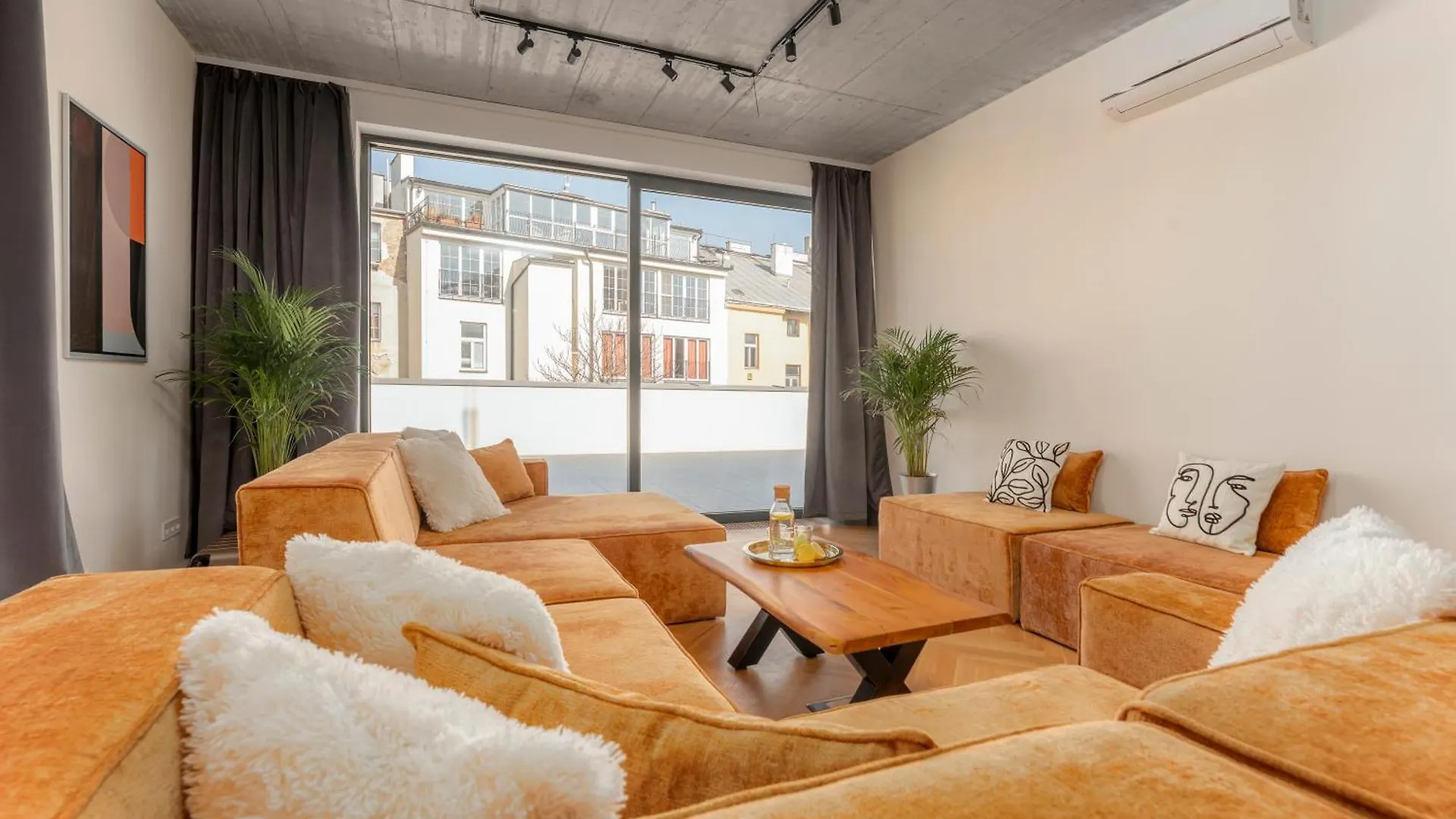 Oomph Apartments Prague