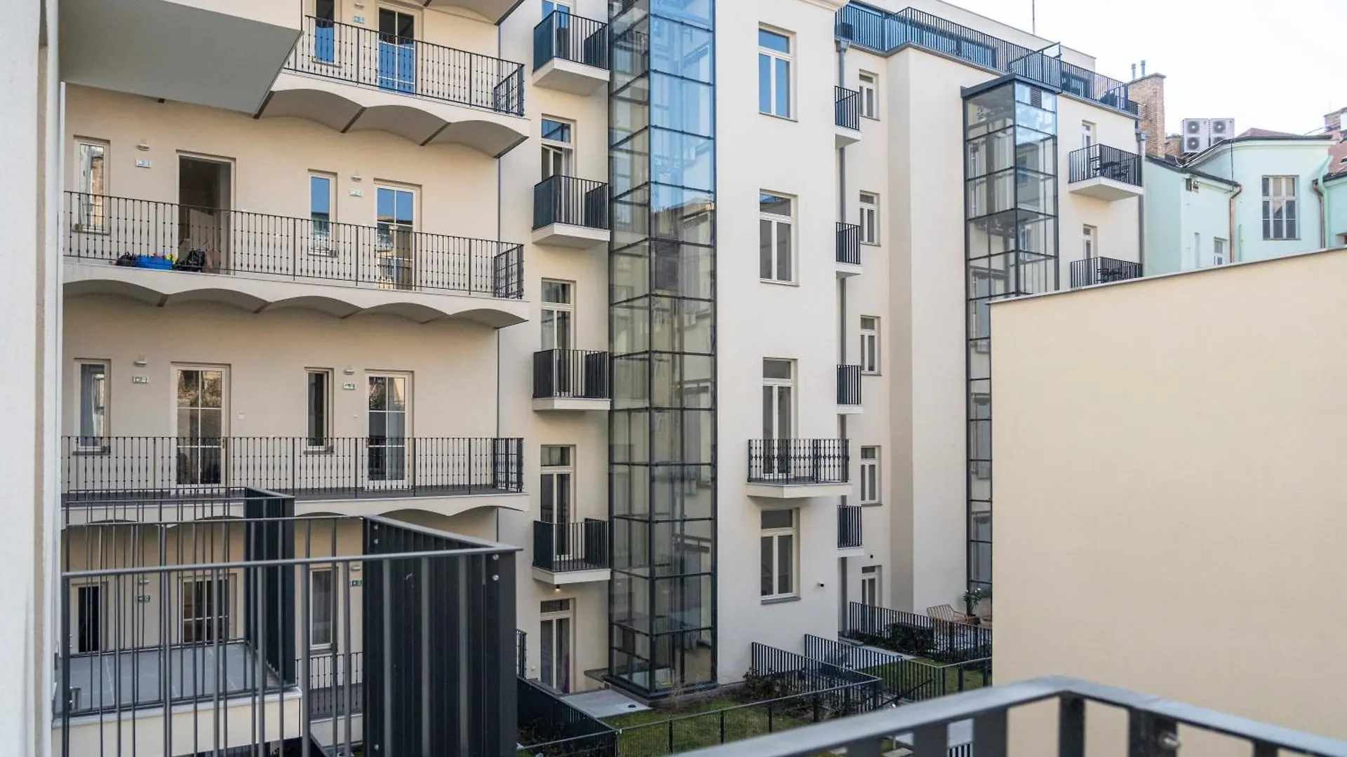 Oomph Apartments Prague